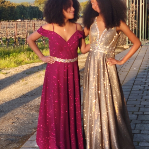 Prom dress - Picture 2 of 3